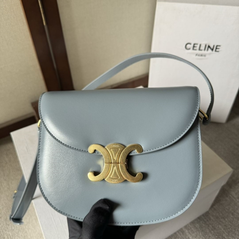 Ce1i*e triomphe bags